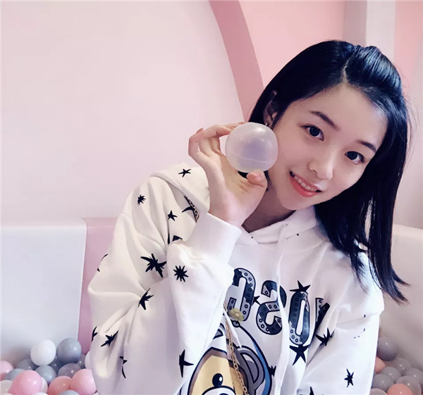 西藏航空乘务员曾敏琪：有梦想，就要狠下心去追！